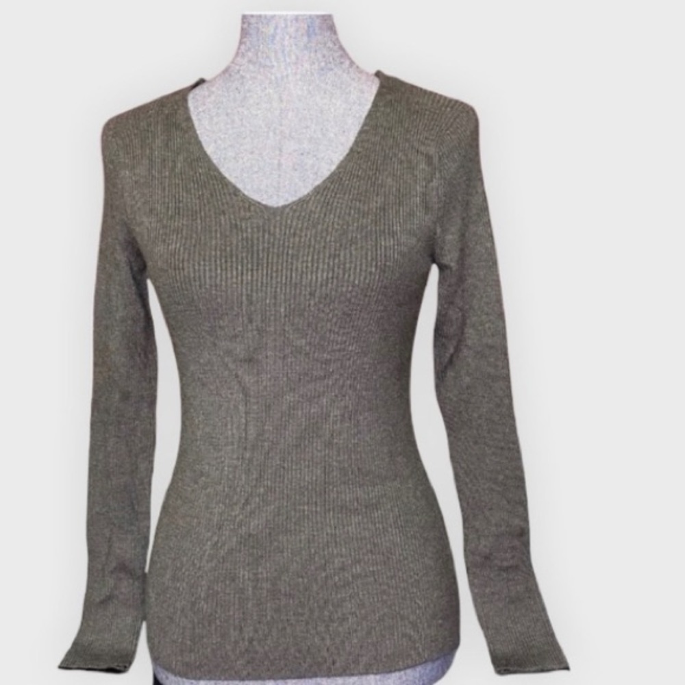 Hyped Unicorn gray v-neck bodycon sweater Large